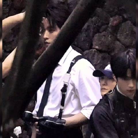 救命！丞磊在《全员加速中》这是什么“男大生”突袭现场！