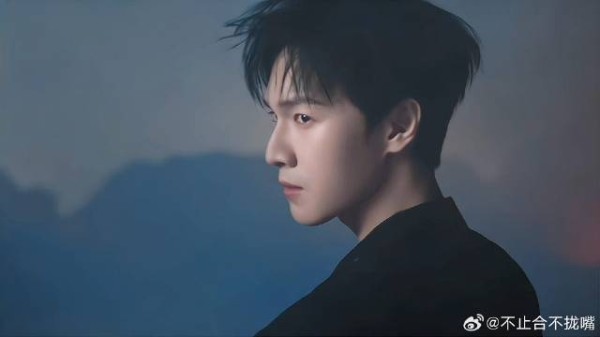 李昀锐化妆师评论区被屠了，粉丝不满糖被截胡，指责她暗恋李昀锐