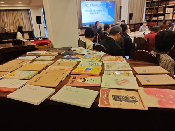 47本笔记、2341场讲座，一位普通上海老人的阅读史
