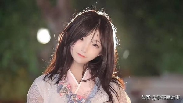 痛心！18岁百万网红小念自杀去世，家人发布讣告，知情人透露死因