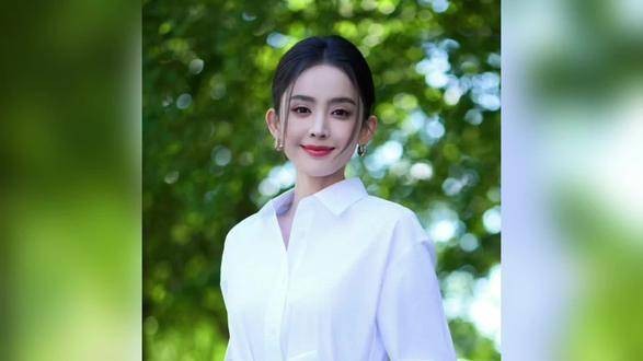 古力娜扎、嘟嘟、王星越、曾舜晞与成毅，共同演绎隐婚夫妻的角色