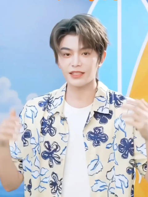 丁禹兮清唱《第一天》好好听啊!想让所有的歌都从丁禹兮的嘴里唱一遍