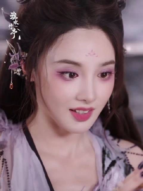 看惯了她演小白花，这次黑化反差绝了！