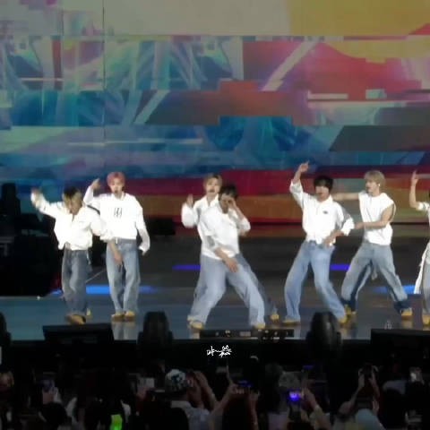 钟辰乐SMTOWN LA高音稳现场视频曝光