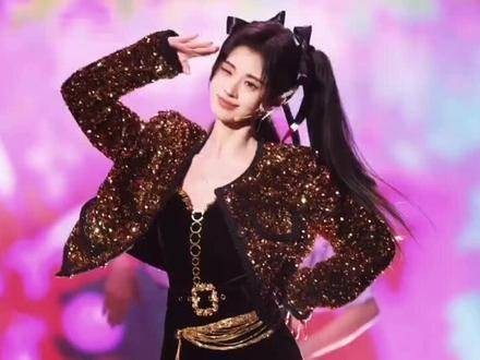 遇见她，如同春水映照梨花般美好
