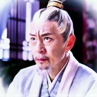 “在遥远的追梦路上,你化作了我的光芒”