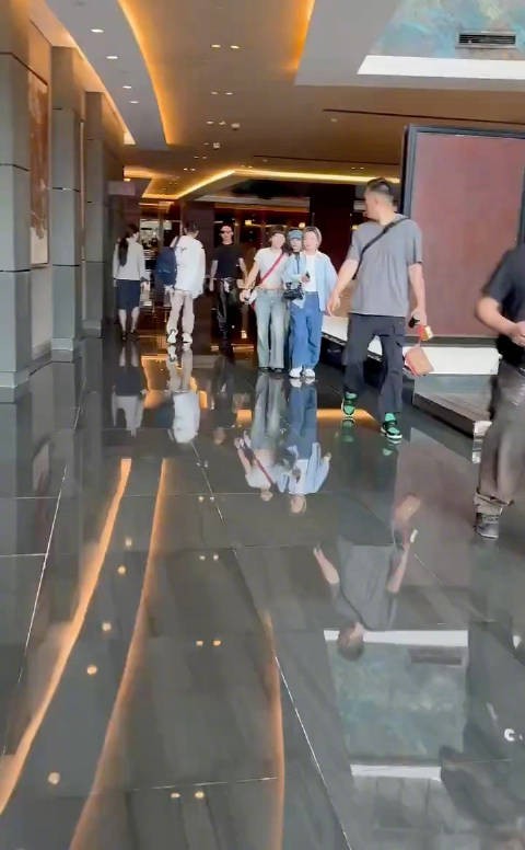 GAI挂labubu上歌手