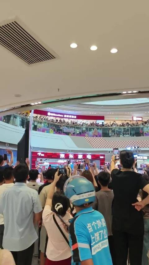 啊啊啊家楼下偶遇黄宗泽是什么神仙运气!