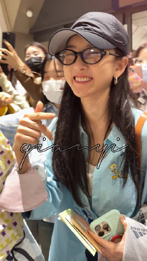 你们一个个岁数不小了，不要叫我姐姐！