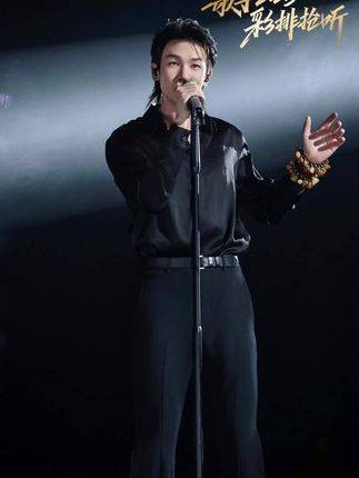 嘘,别声张,我偷偷把白举纲的《河流》首发版分享给你!