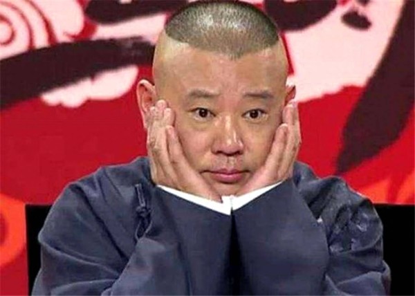 坚守与浮躁：相声江湖的双面镜像