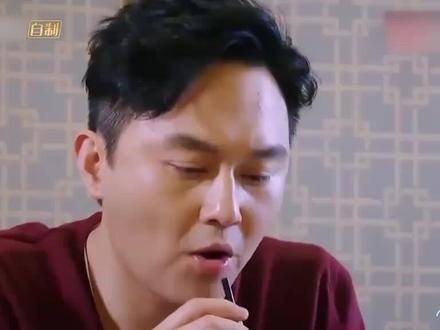 袁咏仪吃肉豪放,完全不像明星,张智霖忍不住评论!