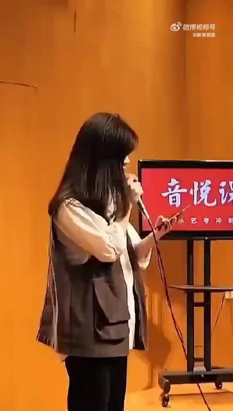 单依纯艺考唱韩文歌《1,2,3,4》,发音标准媲美原唱