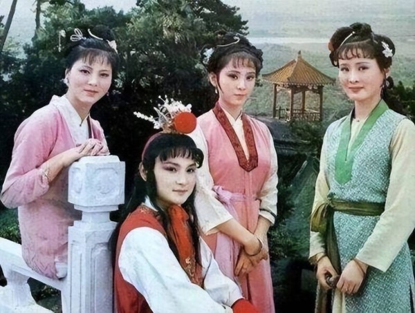 麝月：一朵不简单的荼蘼花，懂得无为生存法则，吵架还妙用36计