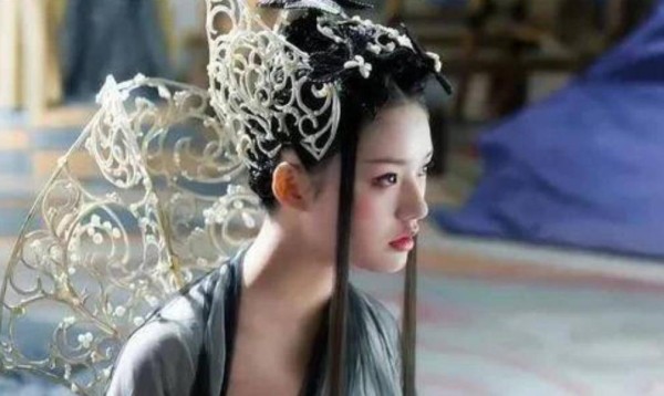 《西游记》中，白骨精为何被称为“白骨夫人”，她是谁的妻子？