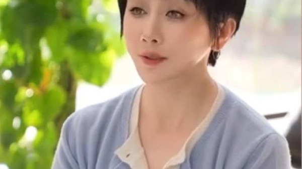 演员孙菲菲回应整容失败,称容貌变化是因为库欣式综合征