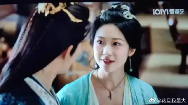 他喷一次我笑一次,两个热水壶对喷哈哈哈