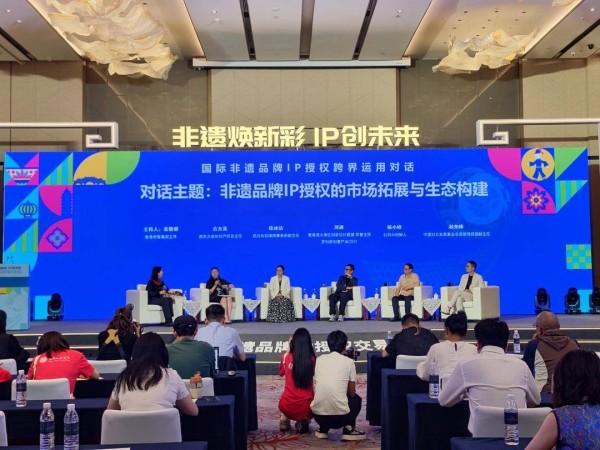 李子柒用四个词概括非遗十年：桥梁、盾牌、搭子、种子