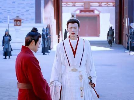 世家子弟的贴身侍从个个年轻英俊！