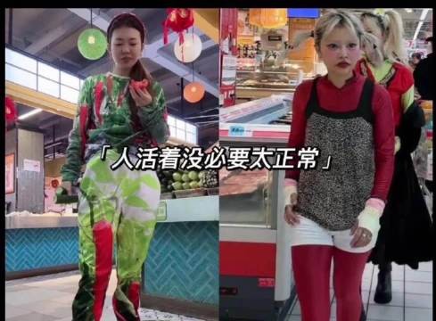 716的猪头小美哪有自己的能力啊,纯纯是靠模仿,照搬照抄顾嘻嘻的选手