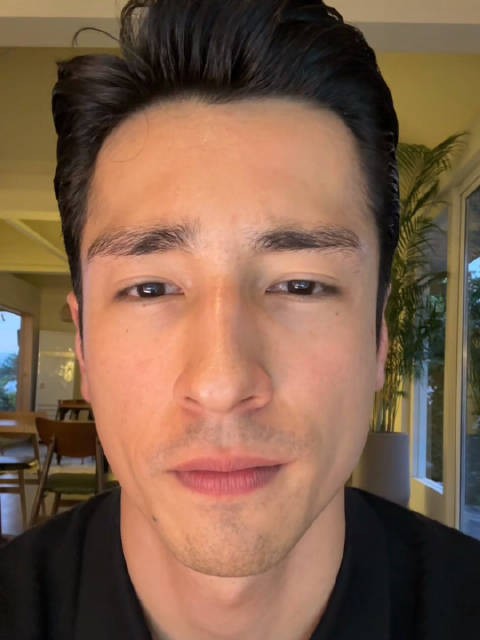 一位完美继承了父母颜值的混血帅哥走红!颜值就是万能通行证啊