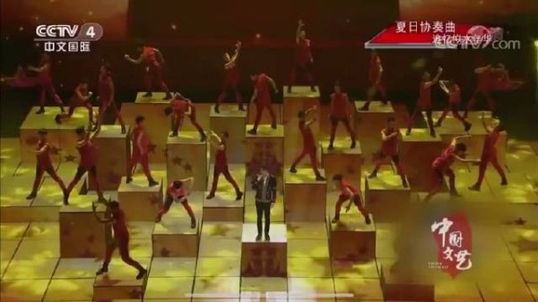 鹿晗的勋章照亮青春