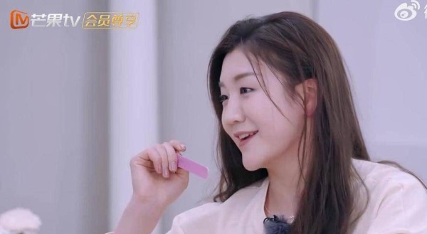 陈梦400亿vs黄圣依2亿！霸总文学扭曲金钱观，专家：警惕虚构叙事误导公众