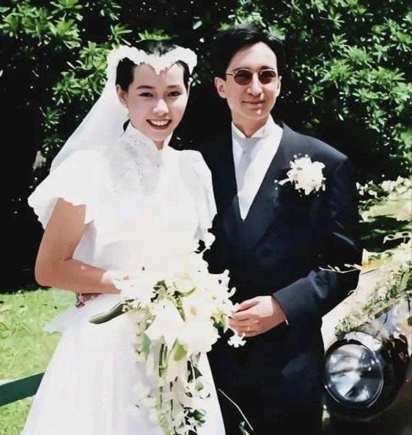 叶童婚姻细节曝光，19岁遇陈国熹，25岁结婚还拼事业，41岁想生娃