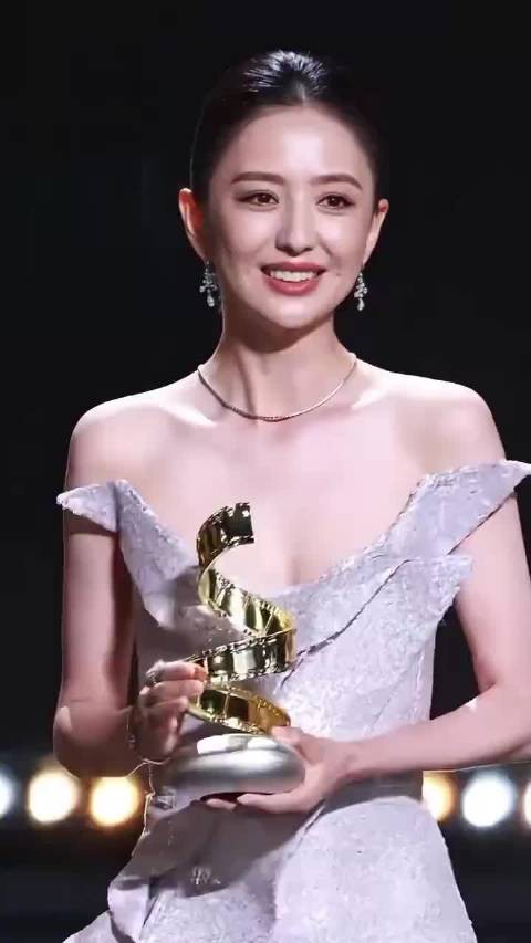 好美的丫丫，果然岁月不败美人，即便很久没有见面，依然这么美