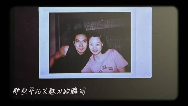 林依轮晒照庆祝珍珠婚，四口之家温馨幸福