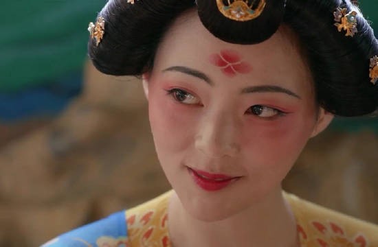 面对疯狂追求的美女,小岳岳的一句话,让对方尴尬到可以用脚趾抠出三室一厅!
