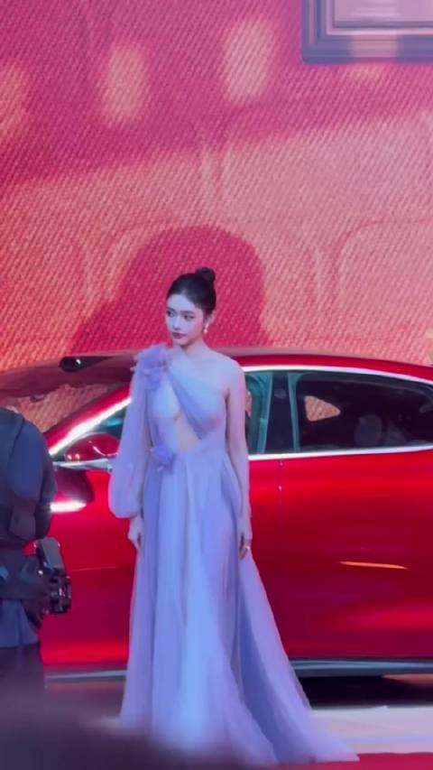 林允这衣服不打马赛克是可以放出来的吗