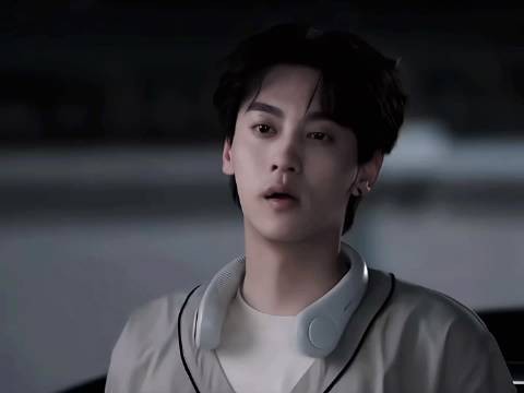 他是故意的 —— 可你还不是甘愿上钩
