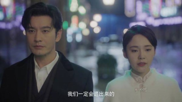 梁朔@黄晓明 谢念慈@张佳宁 合照终于解锁！前行脚步的同频，即是心底的答案