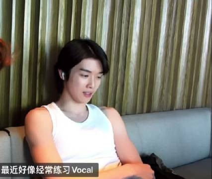 郑成灿墨西哥SMT幕后专注声乐练习