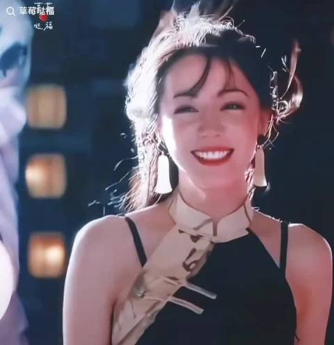 感受到了迪丽热巴和金靖的友谊，这一幕太神了，好美好！