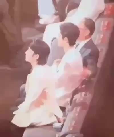 这个视频最近火，不知道什么意思，谁能解释一下吗？
