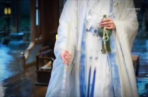 王以纶古装扮相惊艳获赞，百晓生阿浮上官鹤引热议
