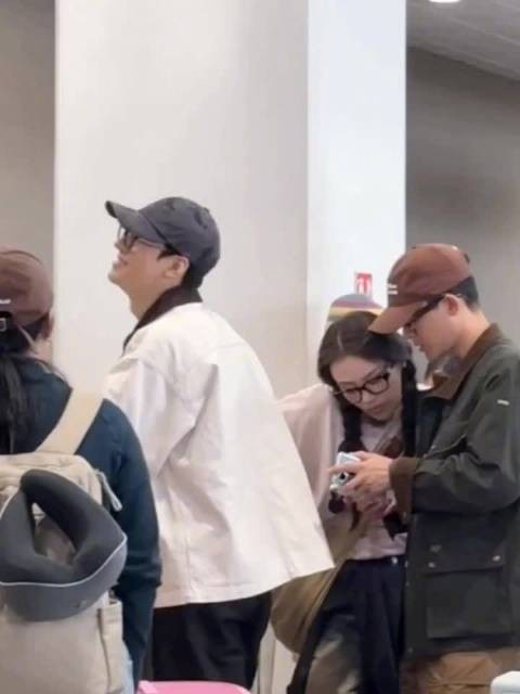 龚俊 花少7最新路透 转场啦,背影都超级帅的俊俊 一切平安