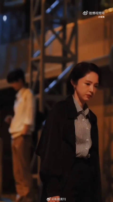 张凌赫《樱桃琥珀》硬刚董璇饰演母亲