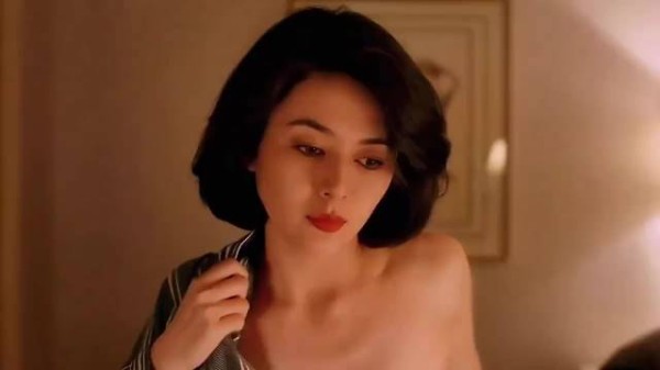 特定场景下，那风情万种迷死人的她