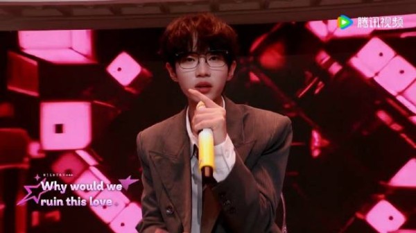 黄新淳演唱《NIGHT&U》现场氛围感拉满