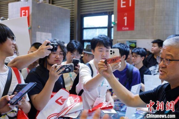 第26届上海国际摄影器材和数码影像展览会在上海举行