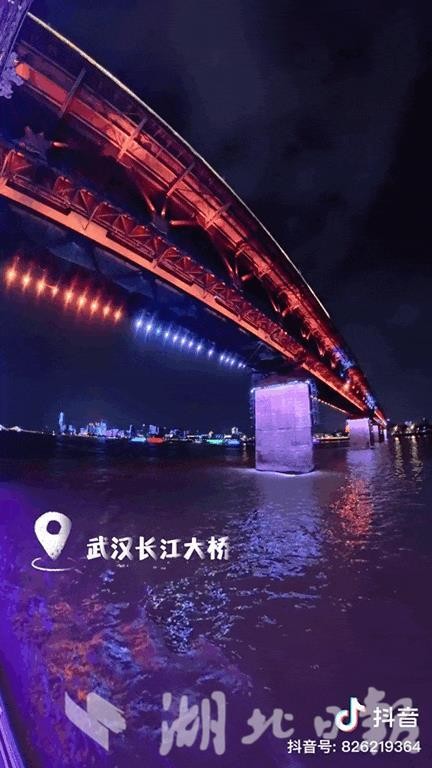 王力宏“狂炫”热干面莲藕汤，薛凯琪杨泗港拍大片！半个娱乐圈扎堆武汉过夏天