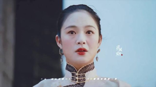 周韵：姜文真的好会拍他的心上人啊，抓羽毛那里美到了心巴上！