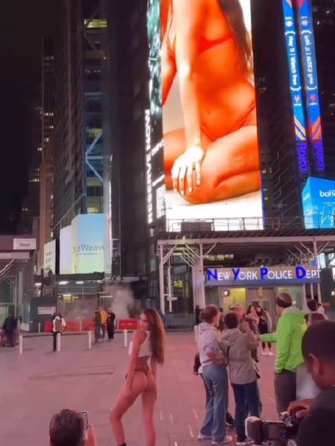街上的比大屏幕里的身材更胜一筹!
