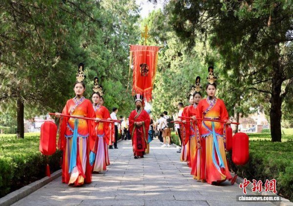 台湾台东孔子圣像在山东曲阜捐赠起运