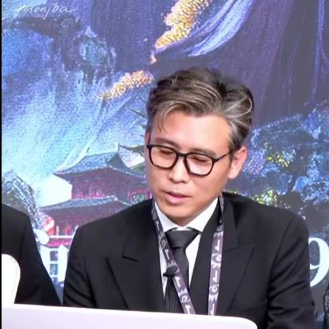 李乃文称被陈赫撒娇伤到,直播中杨洋撒娇引热议