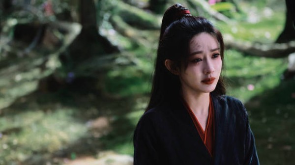 孟子义黑衣古装酷飒吸睛 化身侠女演绎"神仙落泪"名场面