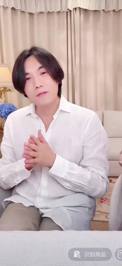 秦昊现身伊能静直播间，提及卢少骅释永信同日被捕
